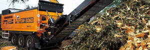 single-shaft shredder / for wood / mobile