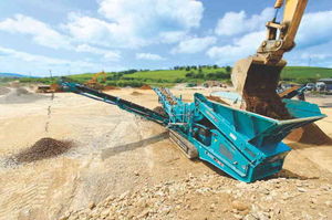 mobile screening unit / linear vibrating / for bulk materials / construction
