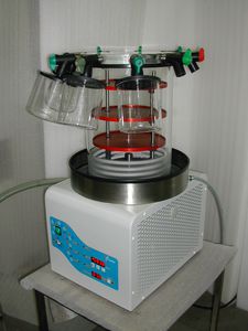laboratory freeze dryer