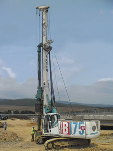 piling drilling rig / crawler / rotary / hydraulic