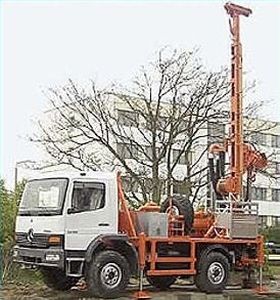 well drilling rig / truck-mounted / rotary / hydraulic