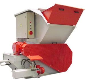 single-shaft shredder / wood