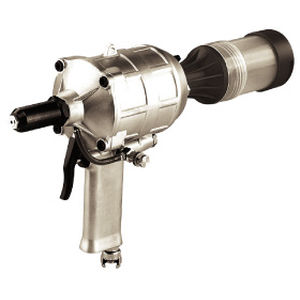 pneumatic riveter / for blind rivets