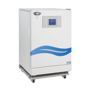 laboratory incubator / CO2