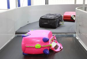 belt conveyor / for the aeronautical industry / horizontal / for baggage handling