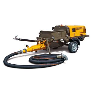 trailer-mounted concrete pump / for construction