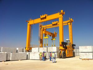 rubber-tired gantry crane / for prefabrication sites