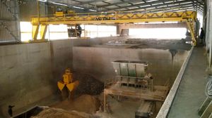 single-girder overhead crane / for bulk materials