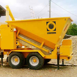mobile concrete mixing plant / compact