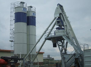 mobile concrete mixing plant