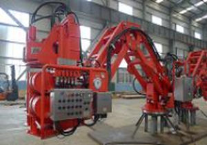 manipulator with gripping tool / for materials handling
