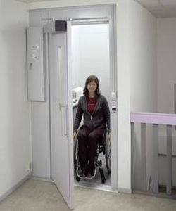 swing doors / aluminum / indoor / automatic