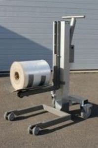 electric stacker truck / walk-behind / door-mounted / for coils