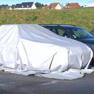 fire-retardant insulating blanket