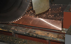 circular saw / for metals / with roller conveyor / variable-speed