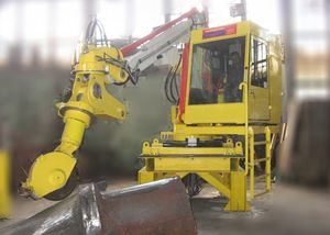 manipulator with gripping tool / for grinding / power
