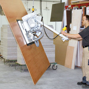 wooden sheet vacuum lifting device / for flat parts / electric / pivoting