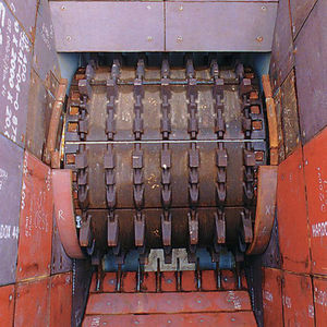 single-roller crusher / stationary