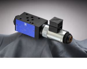 spool valve / electric / pressure reducing / 3-way