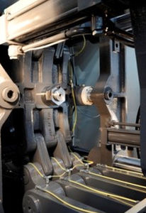 horizontal injection molding machine / hybrid