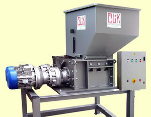 four-shaft shredder / solid & bulk waste / metal