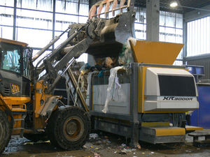 single-shaft shredder / for waste