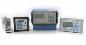 ultrasonic level transmitter / for solids / for liquids / for storage tanks
