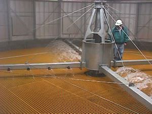 motorized dispenser / water / trickling filter