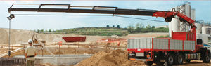 truck-mounted crane / swing-arm / for construction / hydraulic