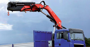 truck-mounted crane / swing-arm / for heavy-duty applications / hydraulic