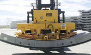 high-capacity vacuum lifting device / for arch stones / diesel / secure