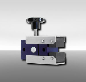 disc brake / manual release / manually-activated