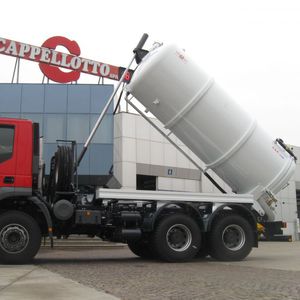 vacuum-loader truck / transport / 3-axle