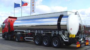 semi-tanker semi-trailer / asphalt