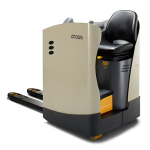 electric pallet truck / side-facing seated position / handling