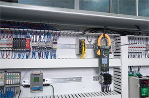 digital clamp multimeter / portable / 1000 V / 1000 A