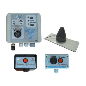 high-voltage detector / positive displacement / with audible alarm / with visual alarm