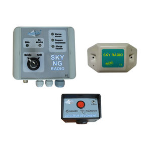 high-voltage detector / radio / with audible alarm / with visual alarm