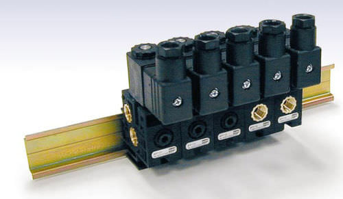 3/2 way pneumatic solenoid valve max. 10 Bar, 55 Nl/min | 110 1/8" - &oslash;4 Aircomp by Stampotecnica