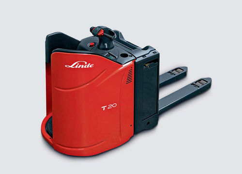 electric stand-on pallet truck 2 000 - 2 400 kg | T 20-24 SP Linde Material Handling