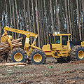 forestry skidder - 21 430 kg (47 250 lb), 194 kW (260 hp) | 635D