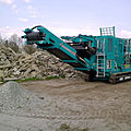 jaw crusher / mobile / crawler mounted - 200 t/h (220 US tph) | Metrotrak series