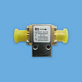 RF isolator / broadband - 1 - 18 GHz | KTBI series