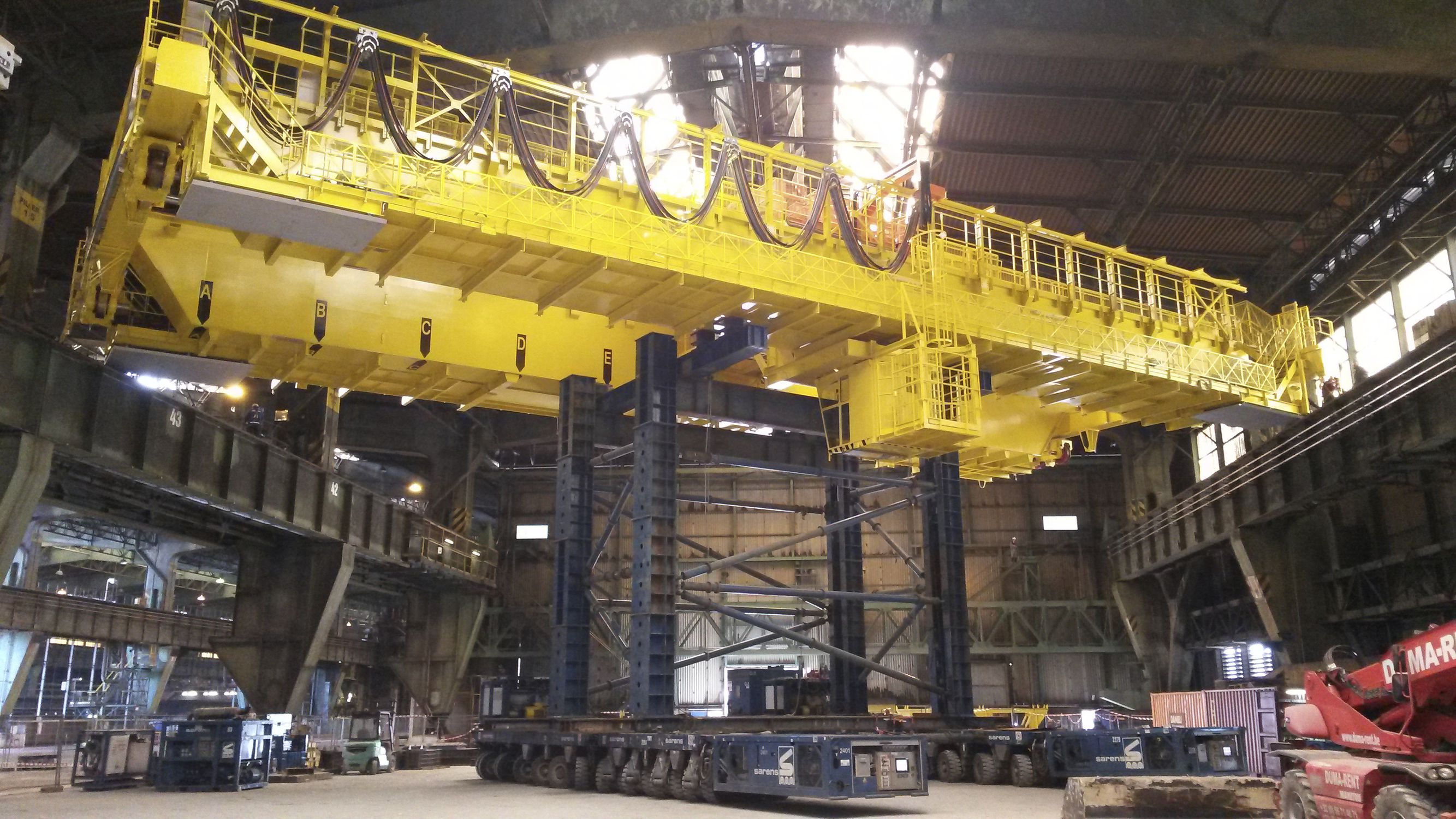Mobile gantry crane - SL2500 - Sarens Group - hydraulic / for heavy loads