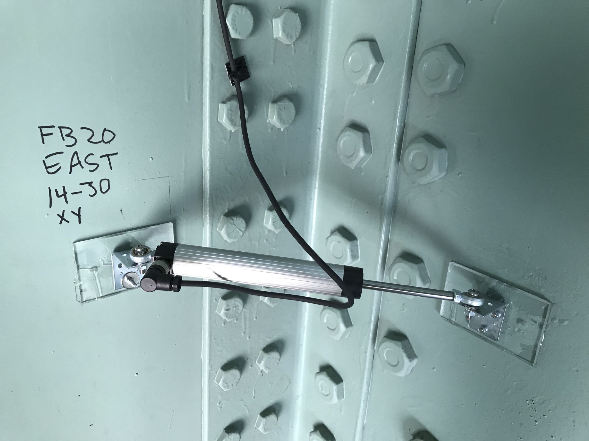 Linear displacement sensor - SenSpot™ - Resensys - mechanical ...