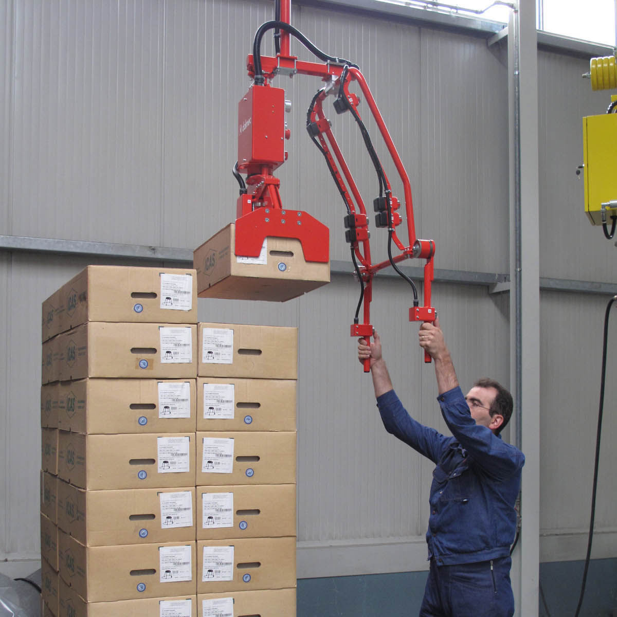 Box handling manipulator DALMEC pneumatic / with gripping tool