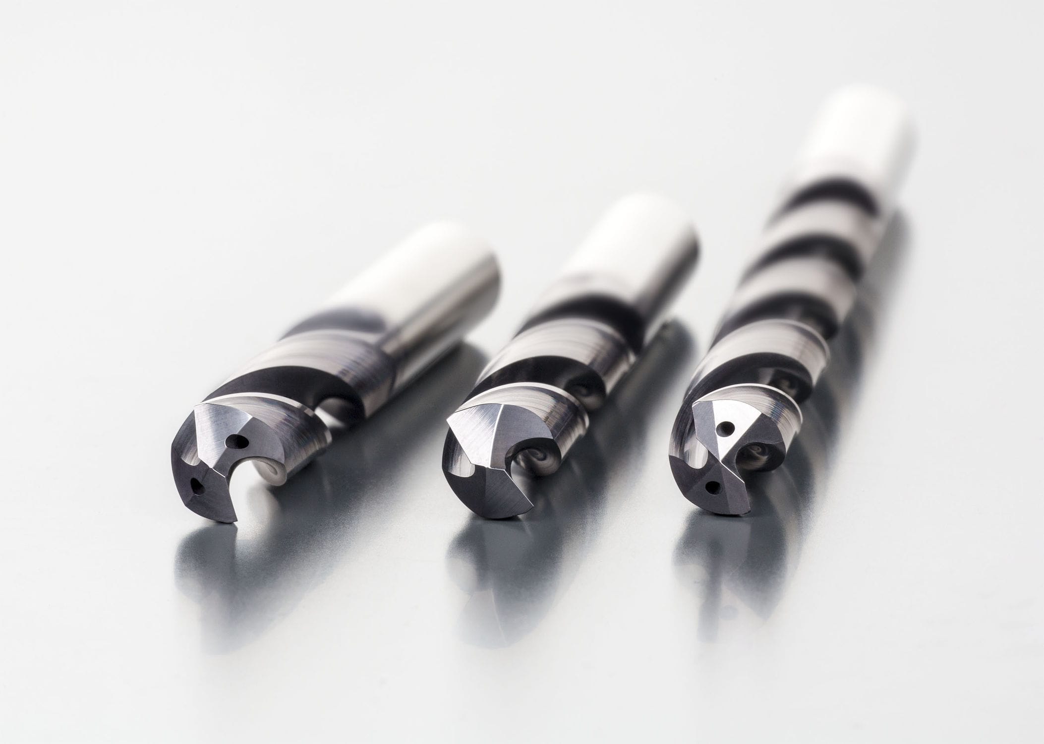 Flute Length 62 mm Reinforced Shank Cutting Diameter 5.6 mm Total Length 104 mm Dormer R4595.6 ForceX Solid Carbide Drill