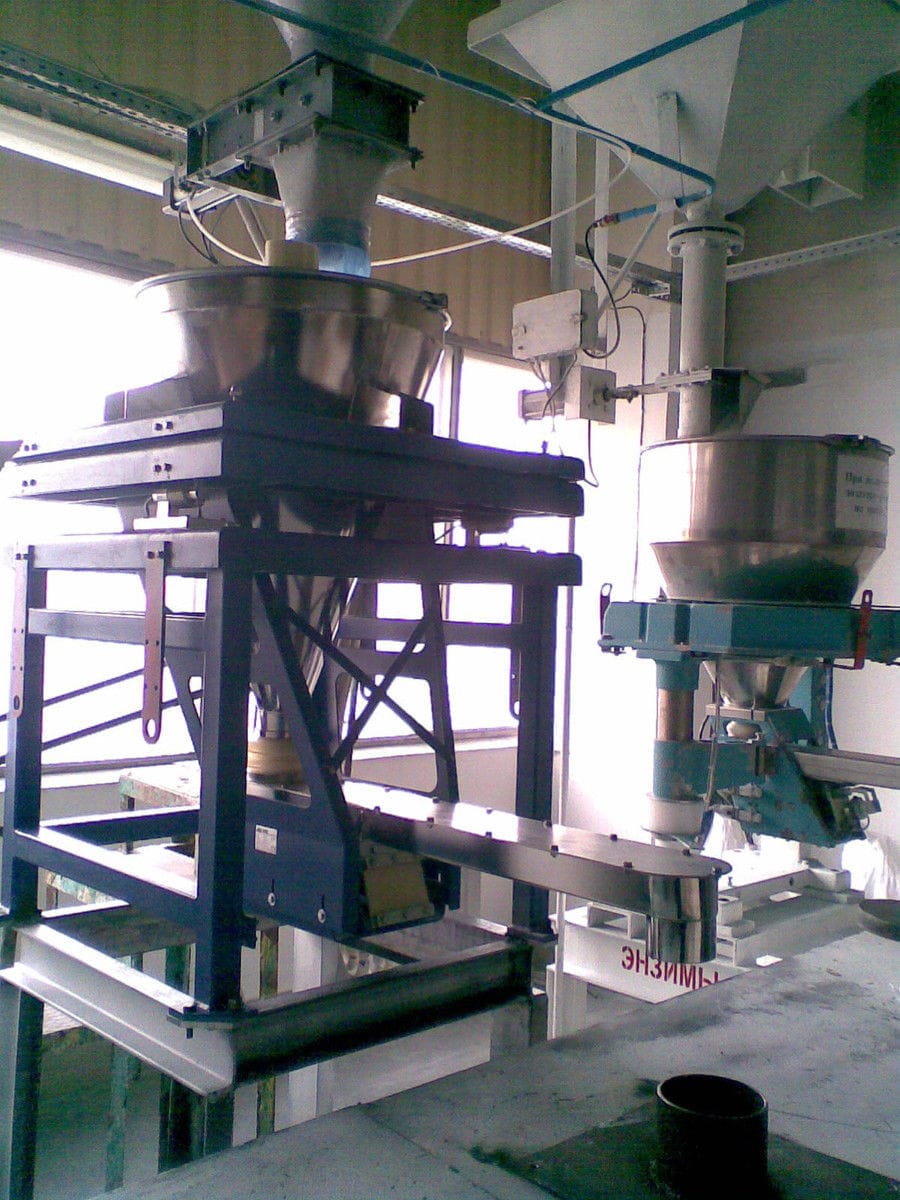 Dosing dispenser for the food industry / for the chemical industry