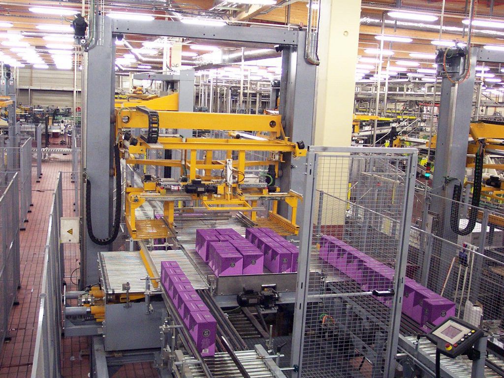 Gantry palletizer - AUTEFA SOLUTIONS - robotic / for cartons / tray