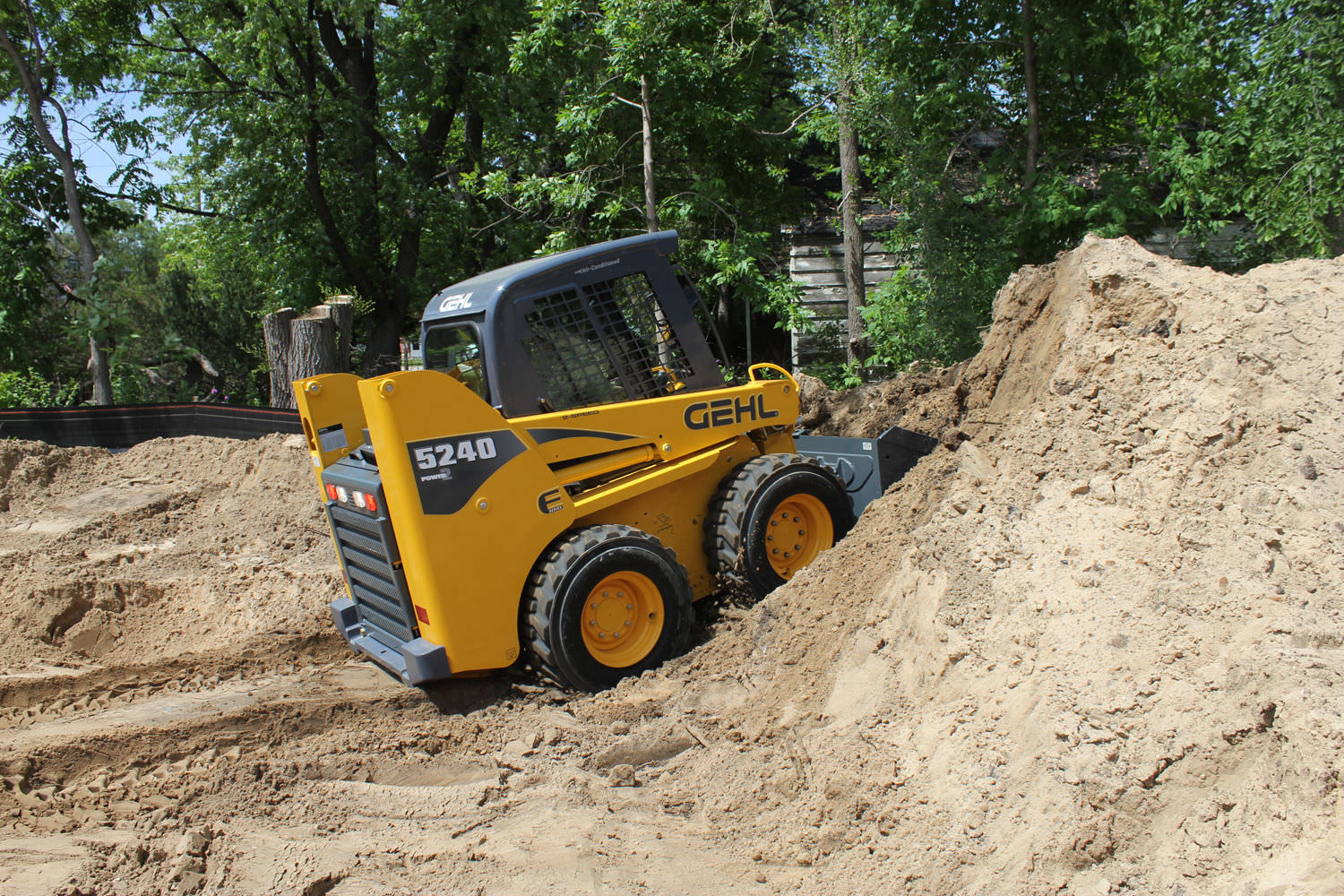 Skid steer loader - 5240E Power2 - Gehl